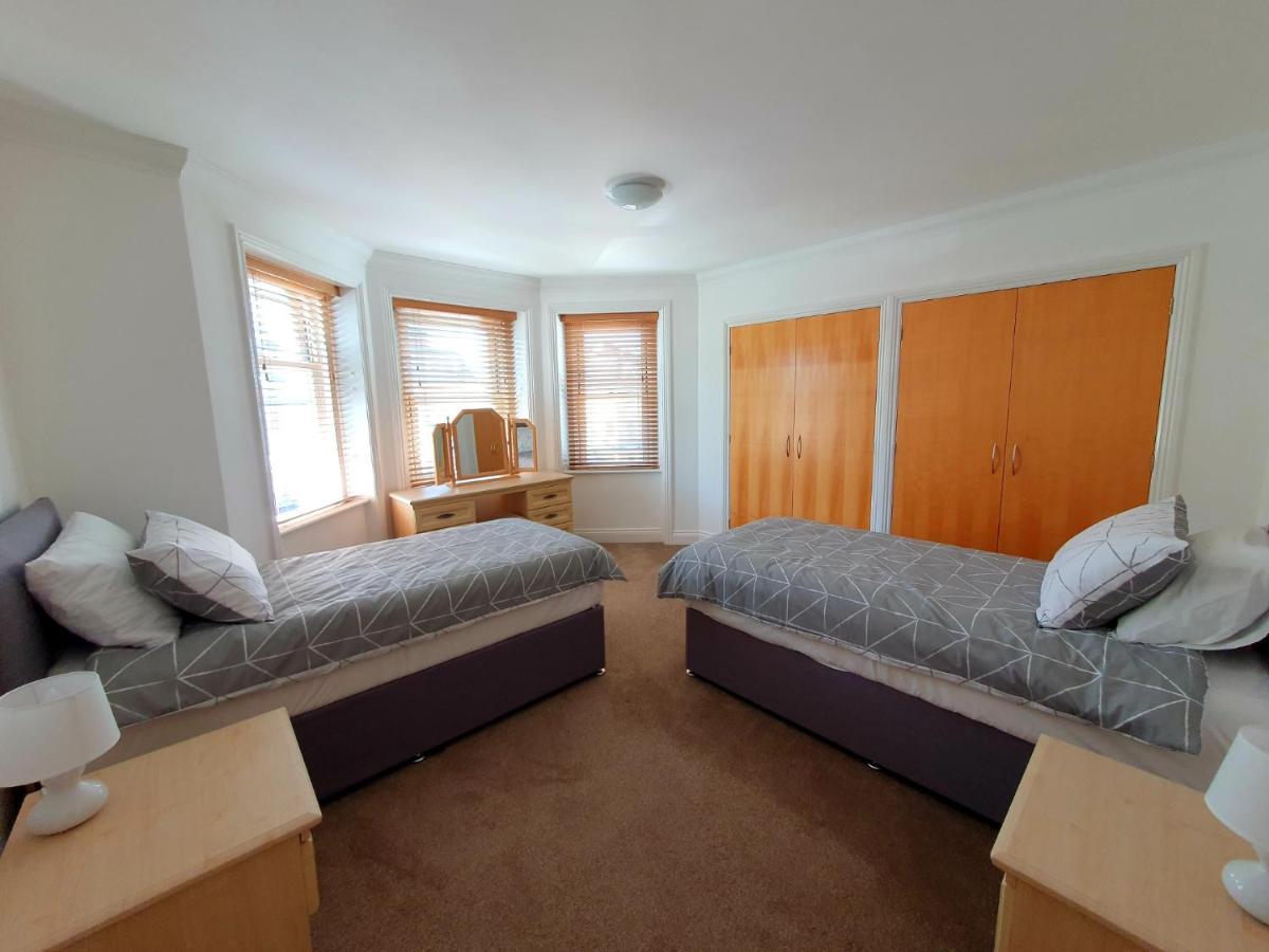 Top Quality Beach Front Apartment Sleep Up To 7 Guests Bournemouth Luaran gambar